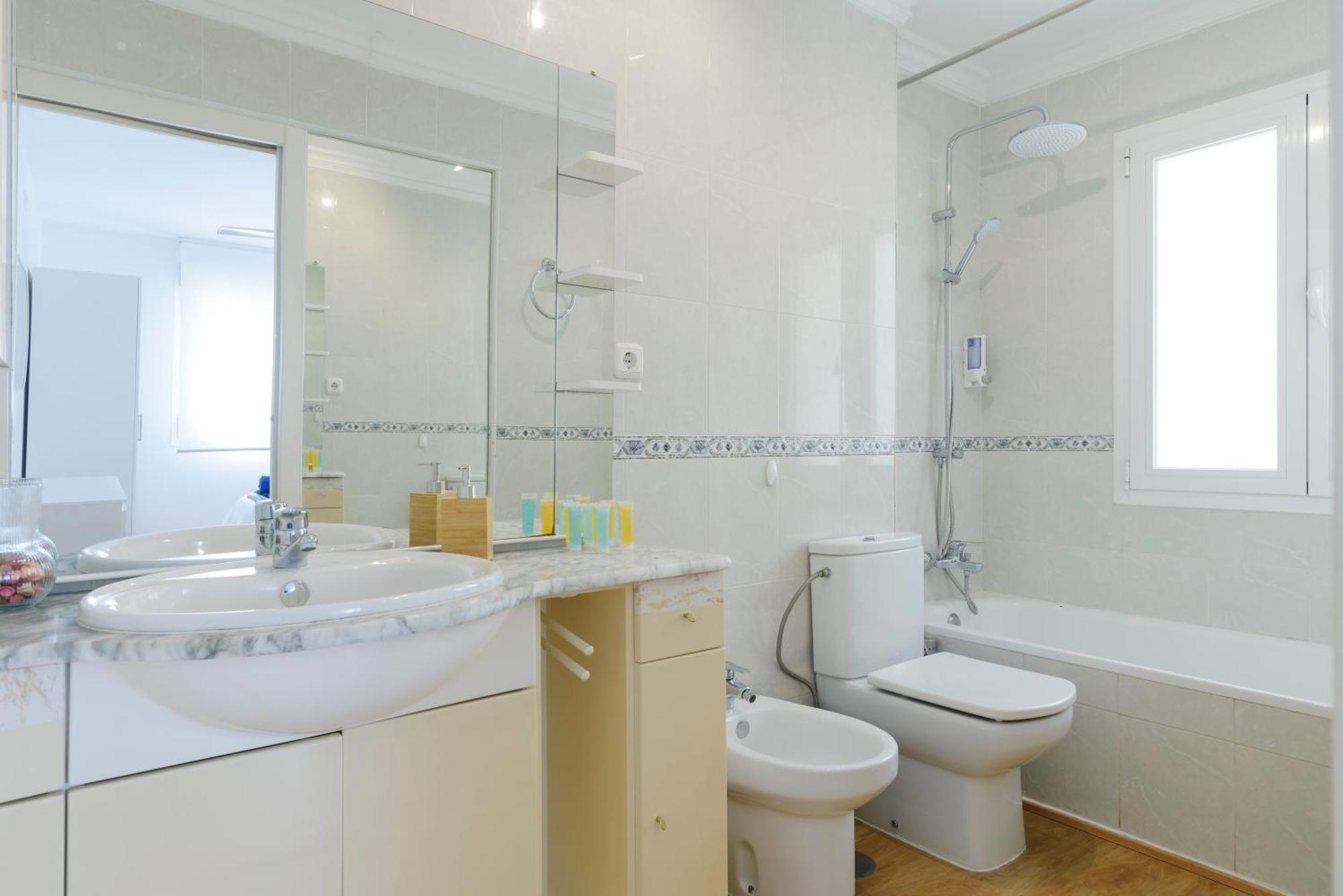 Sea Front Apartment In Marbella Center Bagian luar foto